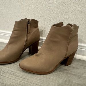 Heeled ankle boots by MIA
